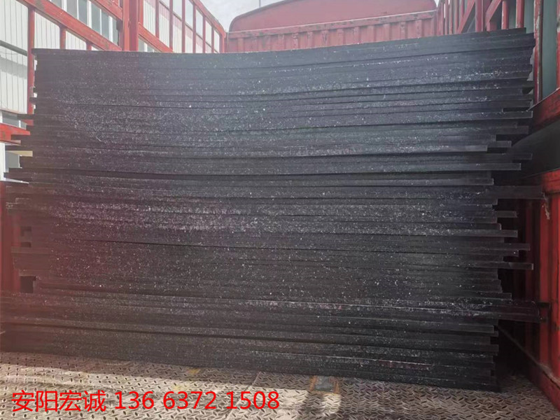 安陽(yáng)宏誠(chéng)：車底滑板-高分子聚乙烯板的安裝應(yīng)用